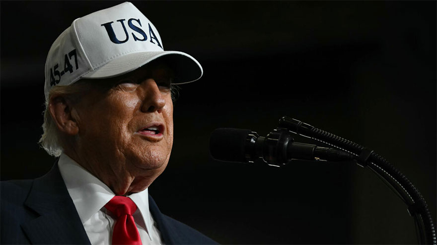 Trump heads to South Korea with all eyes on Xi meeting