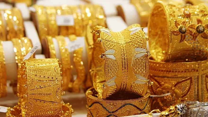 Gold prices surge again after two-day pause