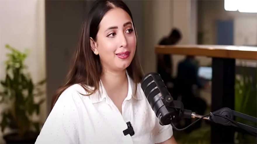 Komal Aziz Khan trolled for 'not' paying to content creator