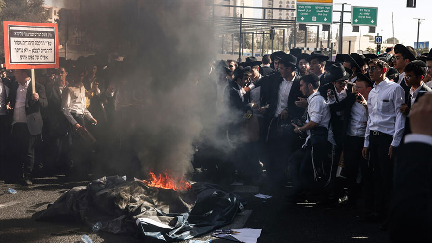 Thousands of ultra-Orthodox Jews protest Israeli military service