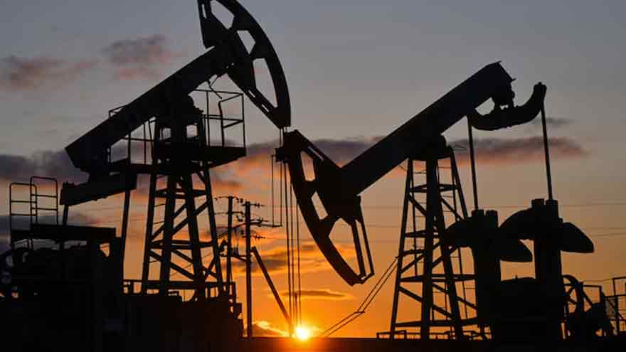 Oil rises as Russia-Ukraine tensions stoke supply concerns