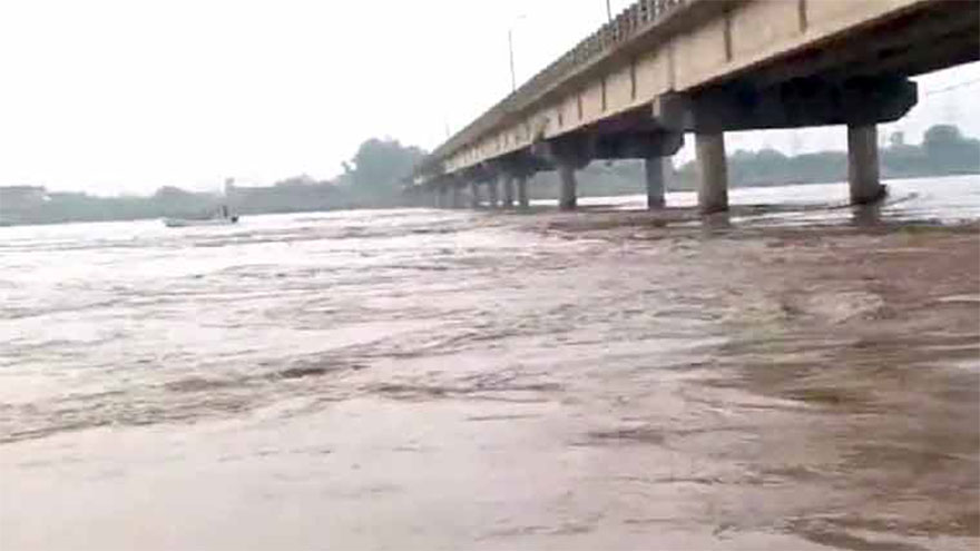 Protective embankment of River Ravi blown up to save Head Sidhnai