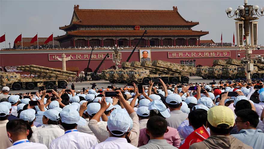 What weapons China put on display at its military parade