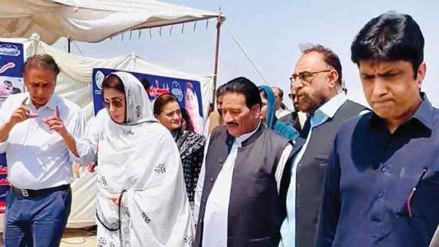CM Maryam visits Multan flood relief camp, distributes gifts among children