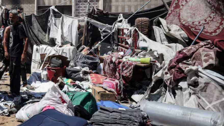 Israeli bombardment pushes more Palestinians out of homes in Gaza City