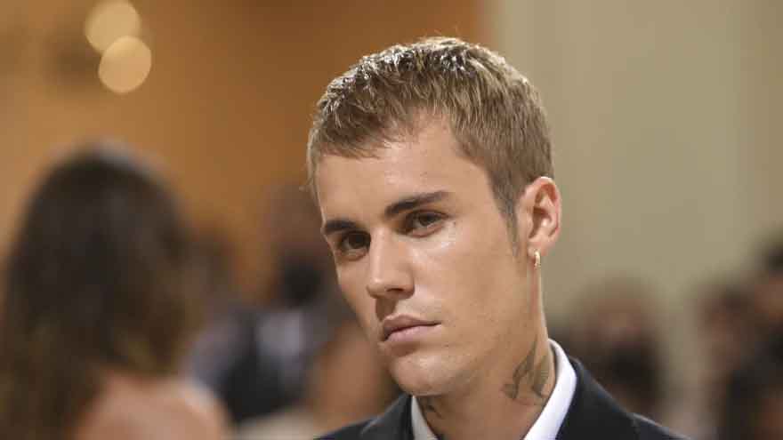 Justin Bieber announces 'Swag ll' will arrive Friday