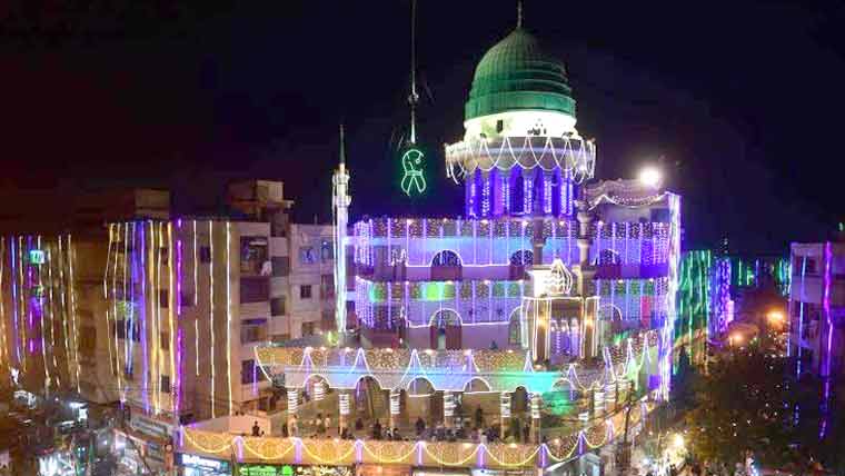 حضورﷺ کا یوم ولادت، شہر شہر چراغاں، فضائیں درود و سلام کی صداؤں سے معطر