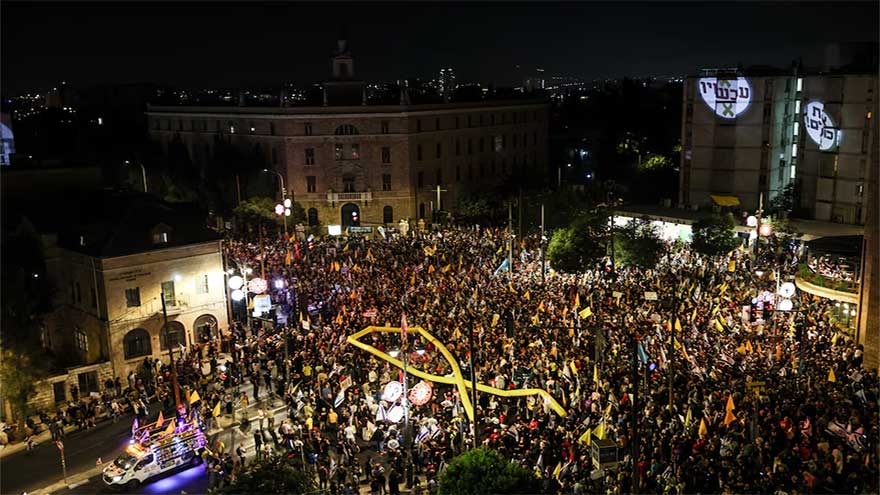 'Trump's legacy crumbles', Israelis call on US President to end Gaza war