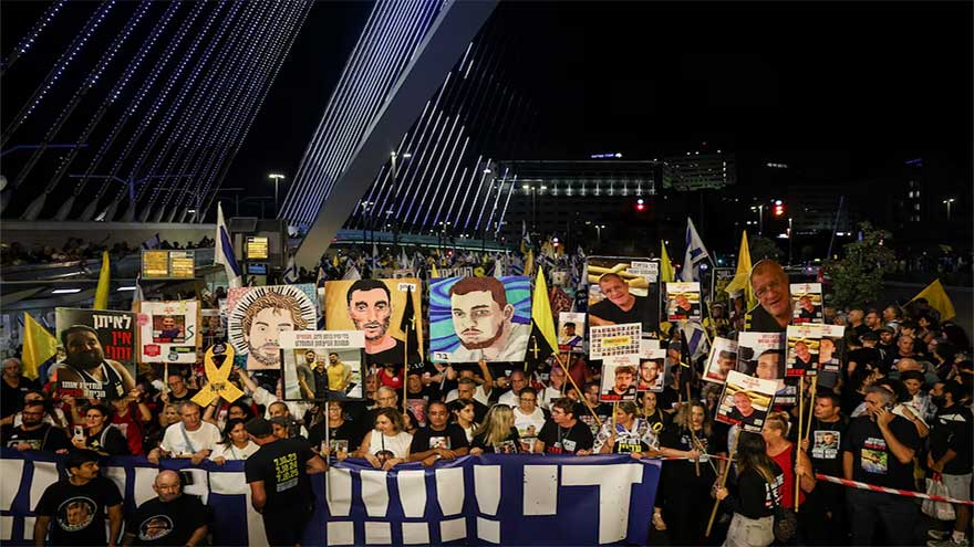 'Trump's legacy crumbles', Israelis call on US President to end Gaza war