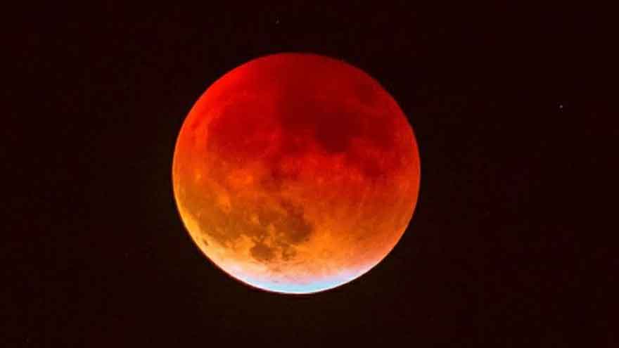 Lunar eclipse ends after captivating stargazers in Pakistan