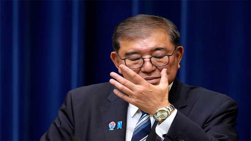 Japanese lawmakers launch leadership bids after PM resigns, yen sinks