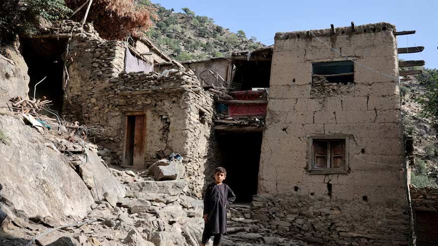 Dunya News Afghan earthquake survivors refuse to return to villages, fearing landslides