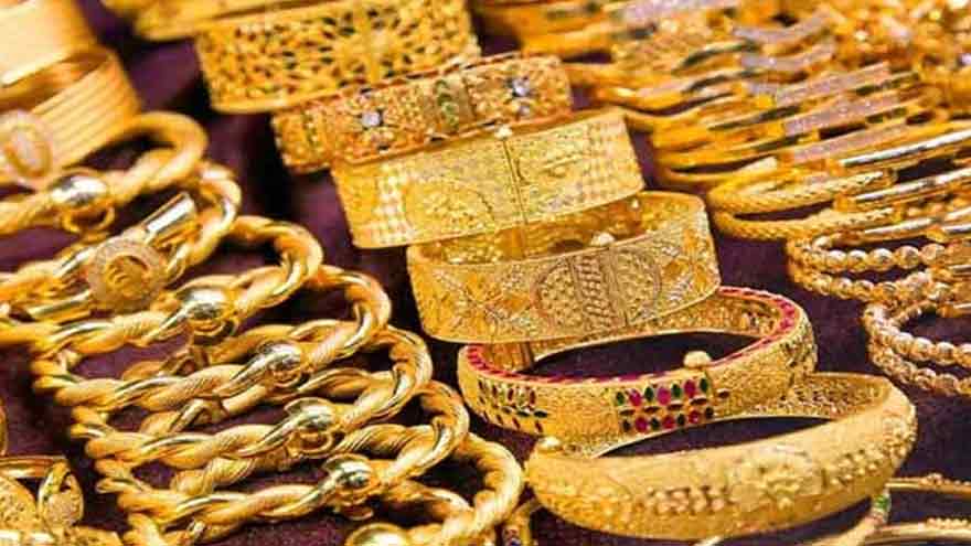 Gold prices reach all-time high of Rs384,000 per tola