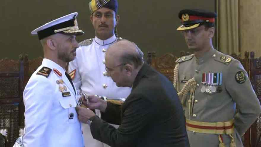President Zardari confers Nishan-e-Imtiaz on UAE naval chief