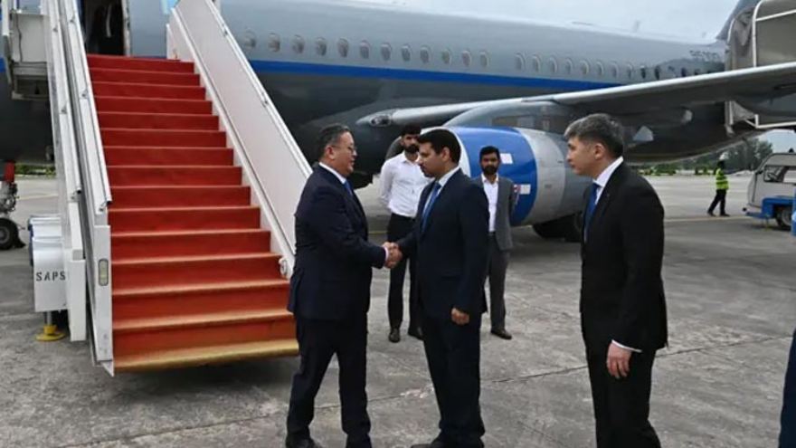 Kazakhstan's deputy PM arrives in Islamabad for key visit