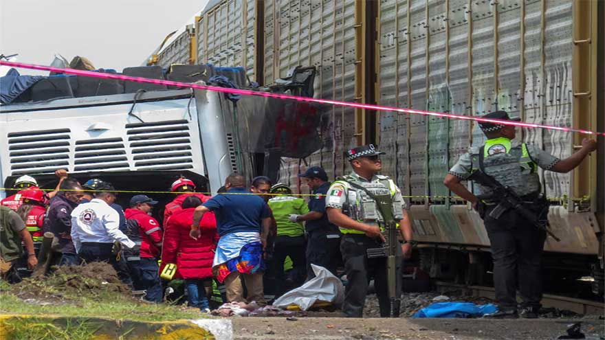 Ten people killed, 61 hurt after Mexican train hits double-decker bus