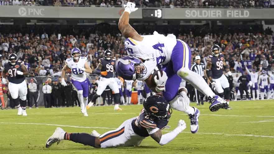 J.J. McCarthy rallies Vikings in 4th quarter of his debut for 27-24 win over Bears