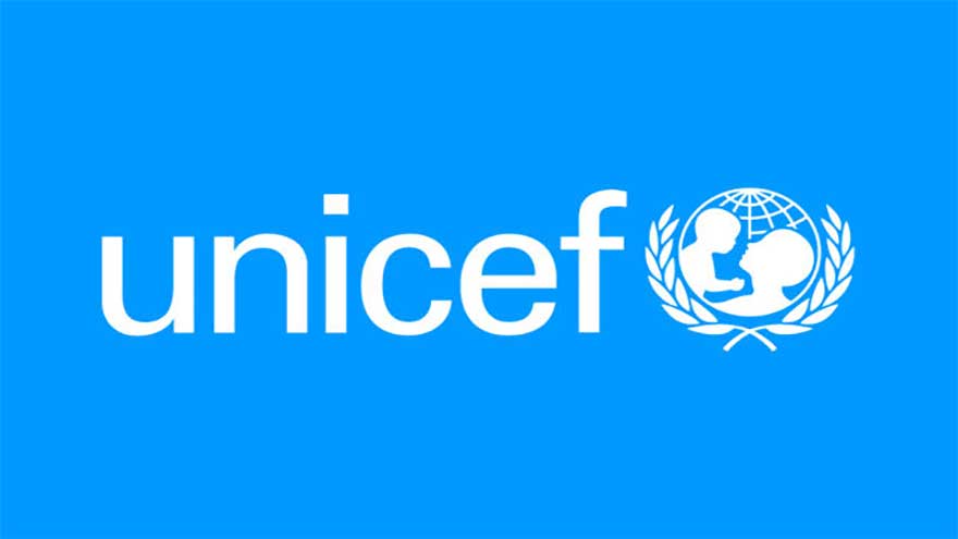 UNICEF hands over 450 LHW kits to health dept for flood-affected districts