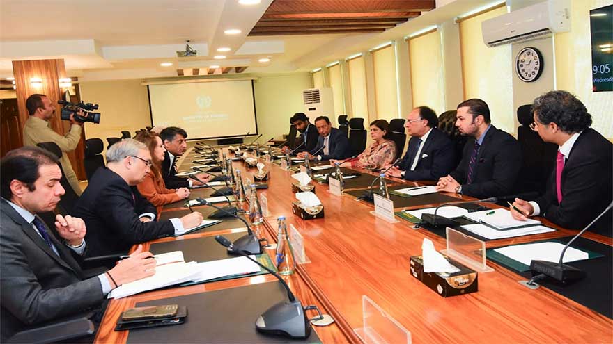 FinMin reaffirms support for business, investment growth