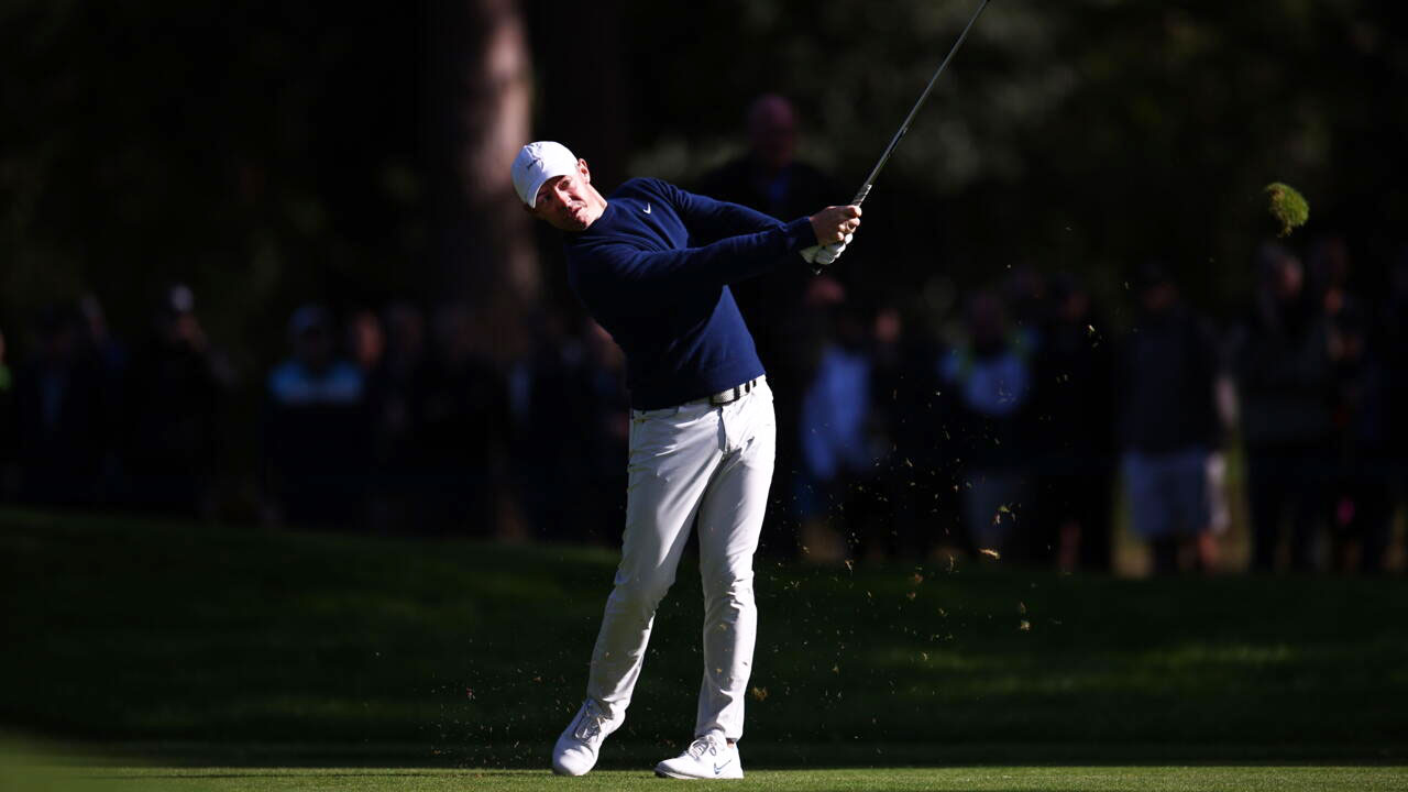 McIlroy five shots off European PGA lead after finding water on 18th