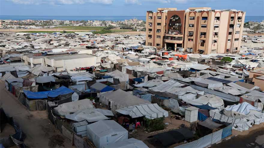 Dunya News Overcrowded camps force Palestinians back to Gaza City danger