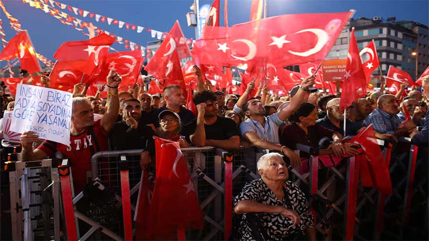 Why is Turkey's main opposition party facing a legal crackdown?