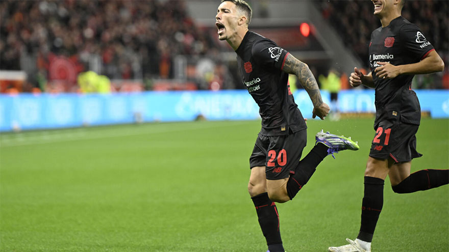 Nine-man Leverkusen beat Frankfurt in coach Hjulmand's debut