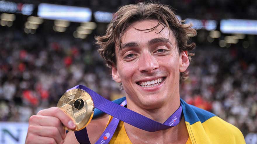 Duplantis thrives on Tokyo energy to break world record again