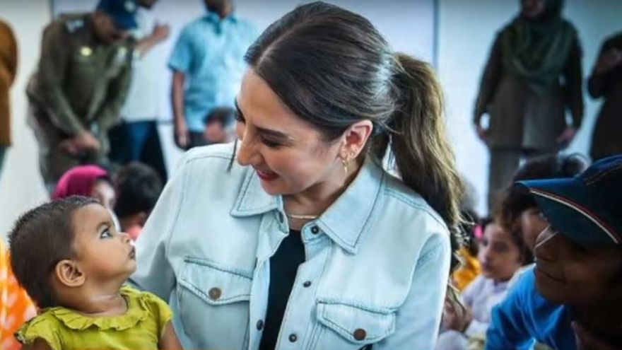 US Chargé d'Affaires Natalie Baker visits Kasur flood relief camps