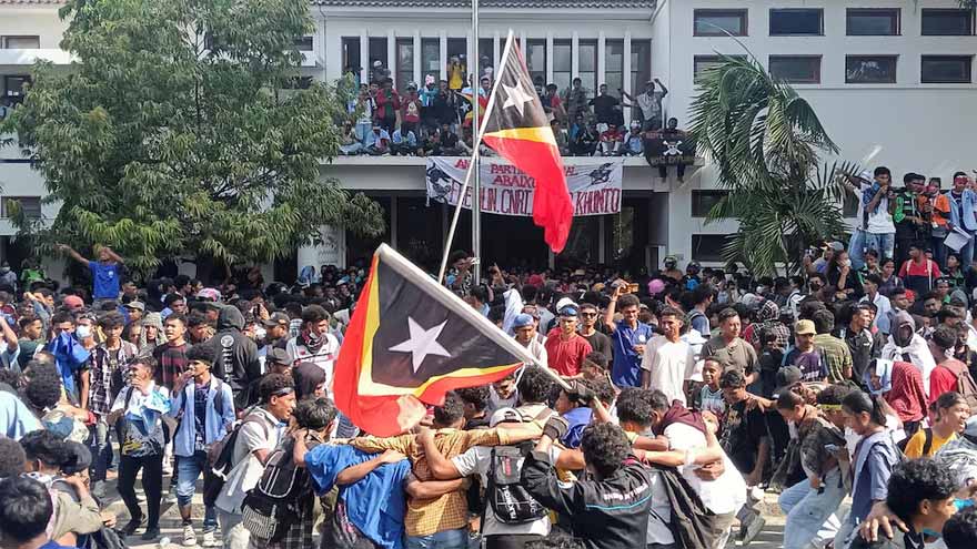 East Timor lawmakers agree to scrap lawmaker pension allowances that sparked student protests