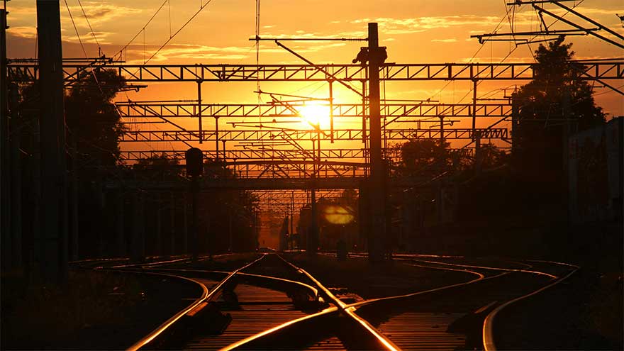 Pakistan seeks Saudi, Emirati investment to revamp aging railway track