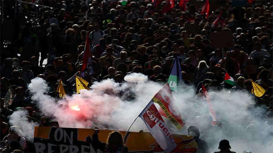 French unions strike against austerity, pressuring Macron