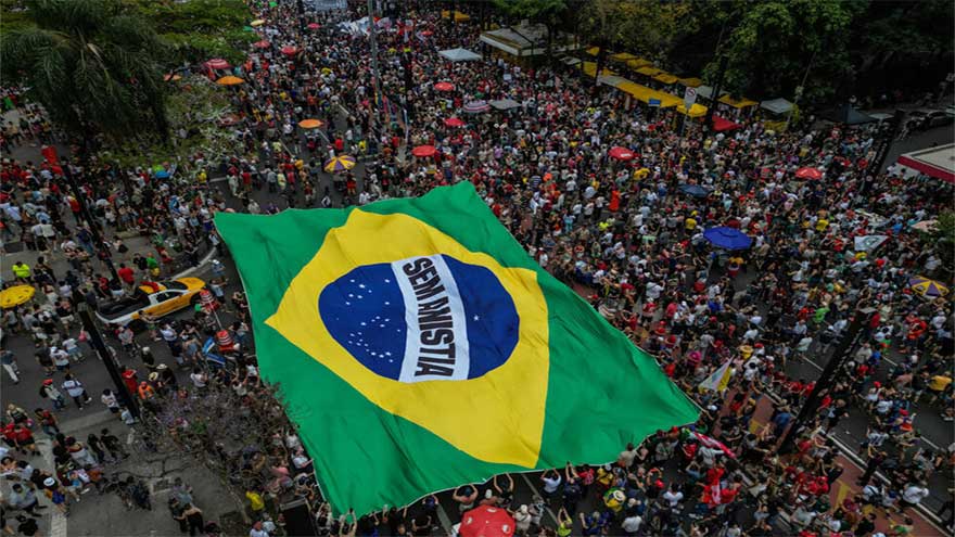 'No amnesty!' Brazilians protest against bid to pardon Bolsonaro