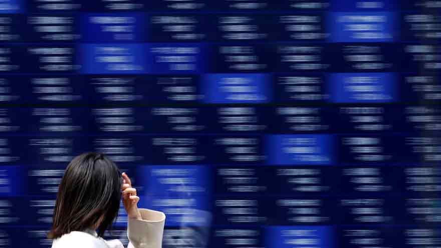 Asian stocks hesitant after Trump's visa crackdown