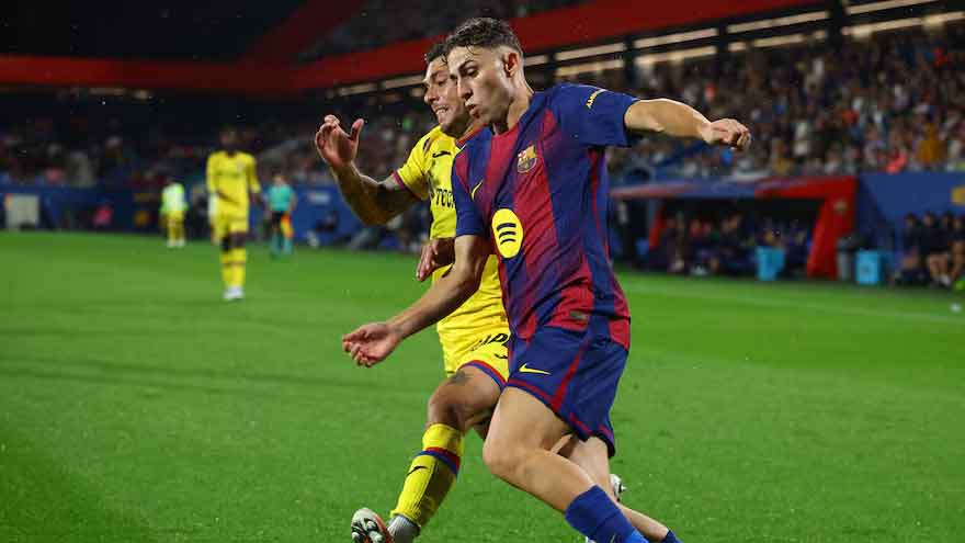 Barcelona's Lopez out for three weeks with muscle injury
