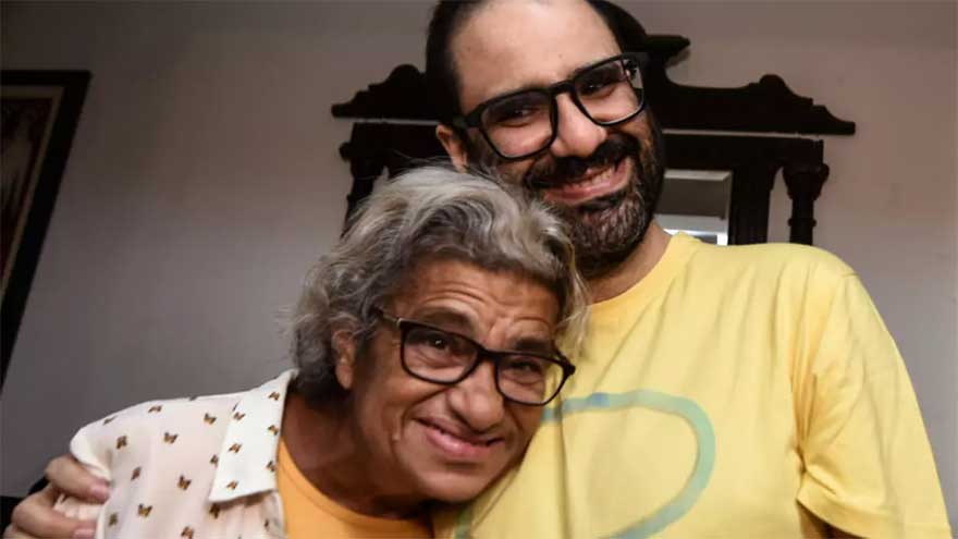 Egypt frees activist Alaa Abdel Fattah after Sisi pardon