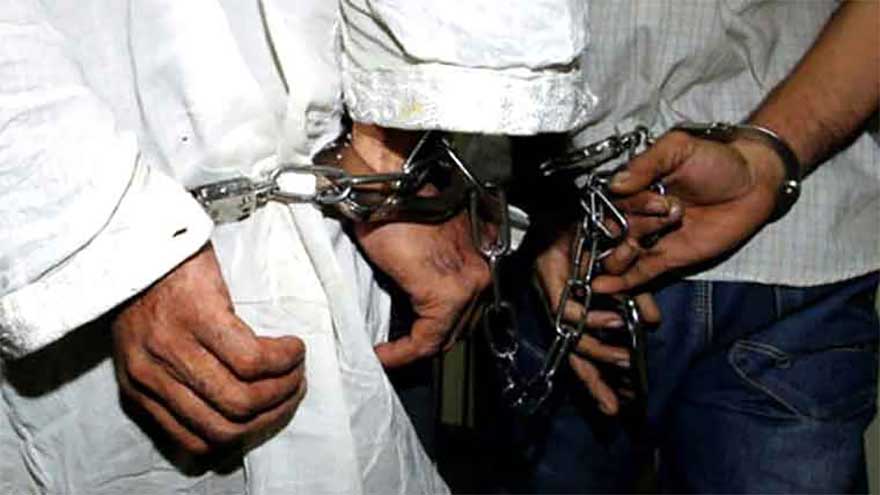 Two outlaws arrested after 'encounter' in Karachi