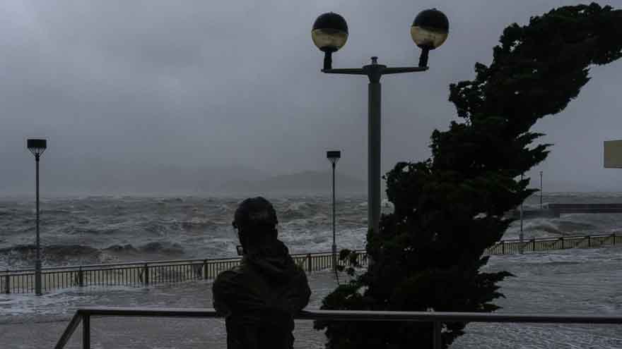 Typhoon Ragasa batters Hong Kong and southern China after causing deaths in Taiwan and Philippines