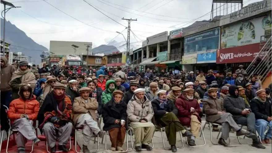 Gilgit-Baltistan traders end protest after tax relief