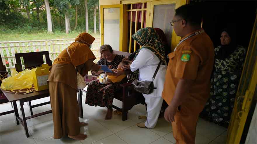 Halal concerns drive vaccine hesitancy as Indonesia fights measles outbreak