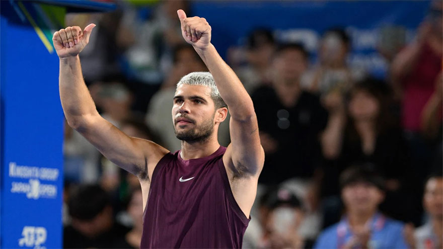 Alcaraz makes light of injury to reach Japan Open semis