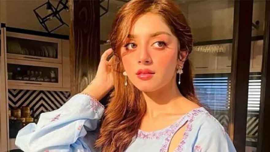 Alizeh Shah slams plastic surgery rumours 