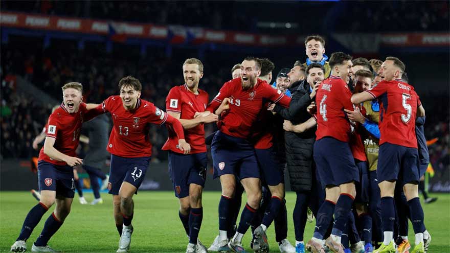 Czech Republic beat Denmark on penalties to reach World Cup