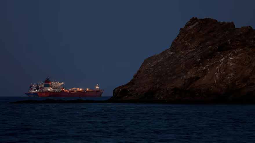 Front-month Brent oil futures extend gains after record monthly rise in March