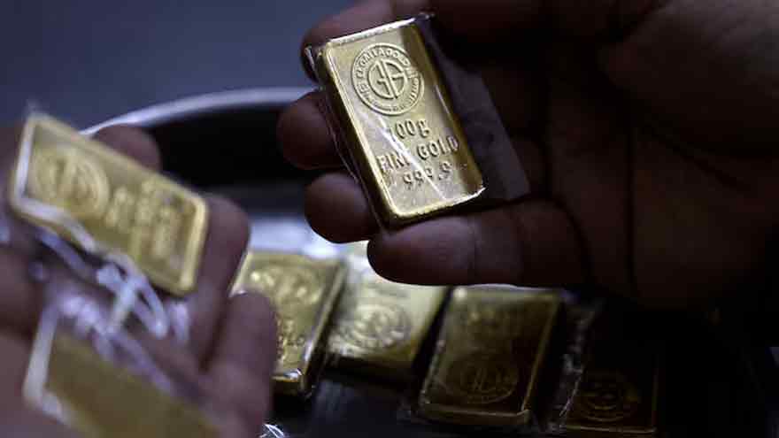 Gold ticks up on Mideast de-escalation hopes