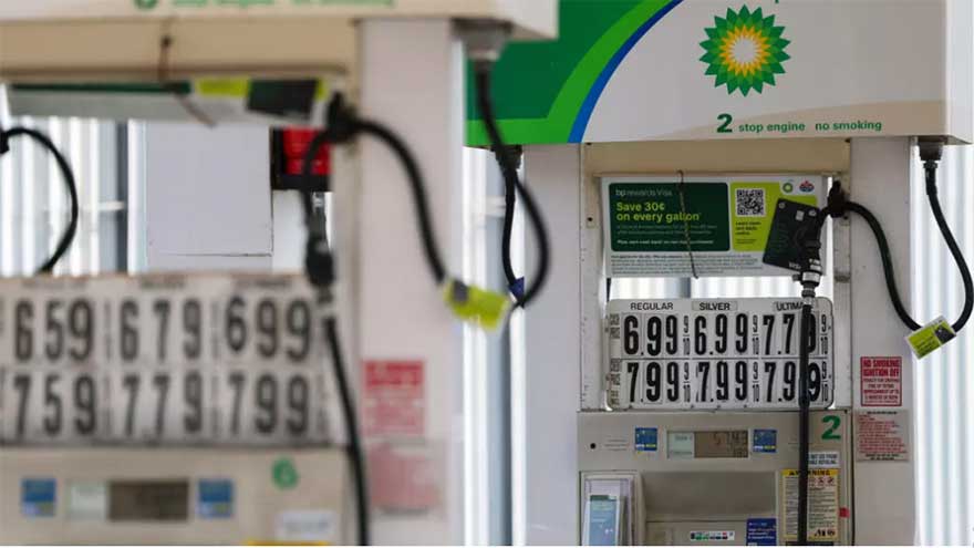 Dunya News At gas stations, Americans say they're 'paying the price' of Iran war