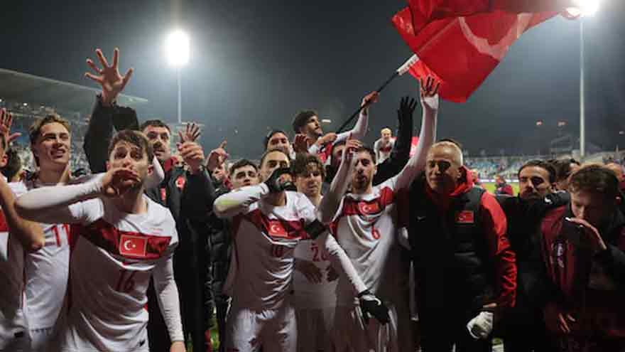 Turkiye target World Cup  knockout stages after ending 24-year wait