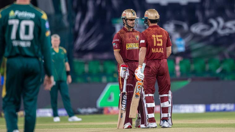 پی ایس ایل 11: حیدرآباد کنگز مین کا ملتان سلطانز کو 226 رنز کا ہدف