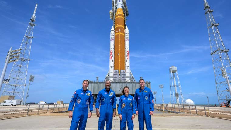 آرٹیمس 2 مشن: 5 دہائیوں بعد پہلی بار انسان چاند کے مدار میں جانے کیلئے تیار