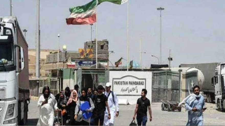 Pakistanis continue return from Iran as border crossings remain active